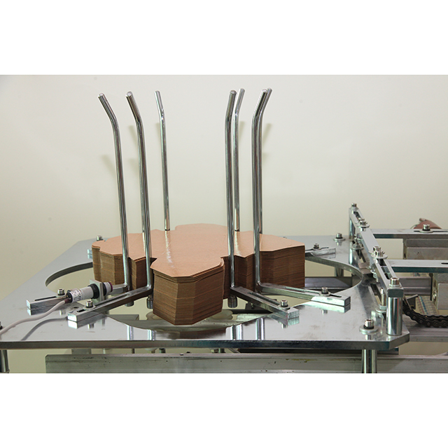 BJ-CHL 全自動(dong)淋膜紙餐盒機