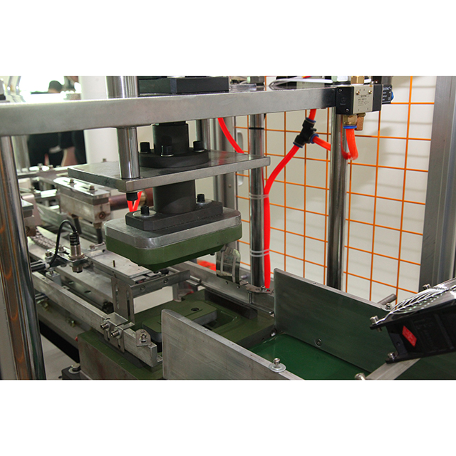 BJ-CHR 食品紙托(tuō)盒成型機(jī)